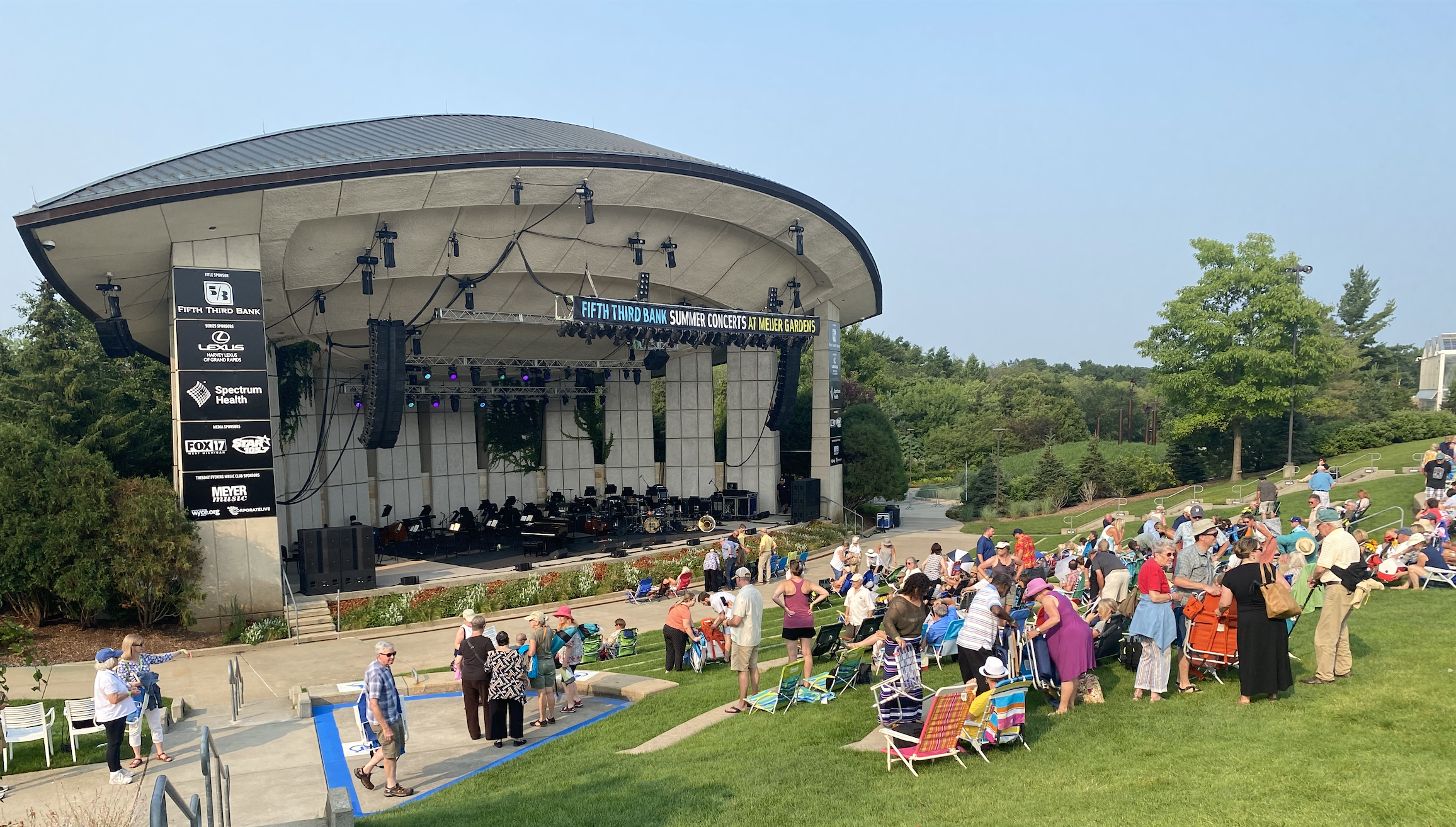 Meijer Gardens opens summer concert series with sunshine, sold-out shows - Vimarsana News